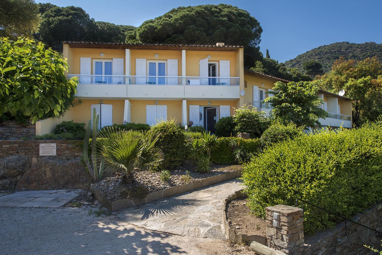 Hotel-Club Du Domaine D'Aiguebelle, Ussim Vacances Le Lavandou Buitenkant foto
